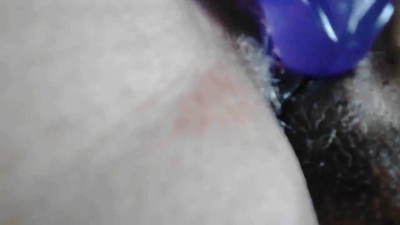 African beauty with wet pussy porn video
